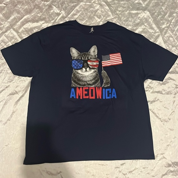 Well Worn Navy Blue America Flag Funny Cat Tee Shirt  NWT 28” PTP - Picture 2 of 7